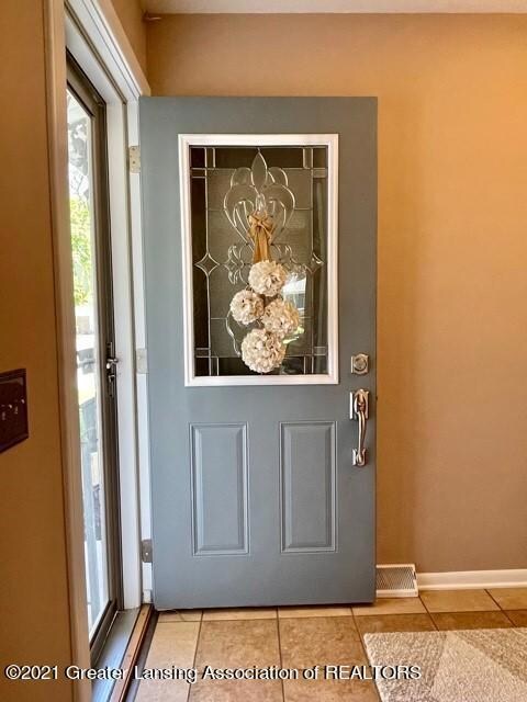 3342 Snowglen Ln, Lansing, MI 48917 - photo 5