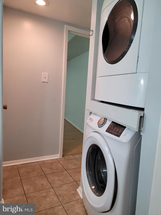 8500 Barrington Ct unit Q, Springfield, VA 22152 - photo 6