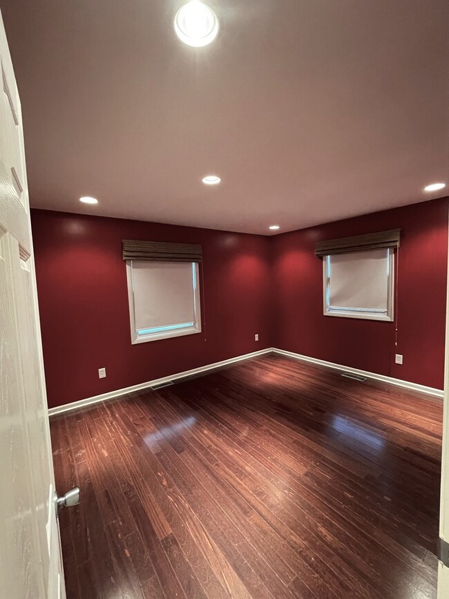 163 Kings Rd, Carpentersville, IL 60110 - photo 6