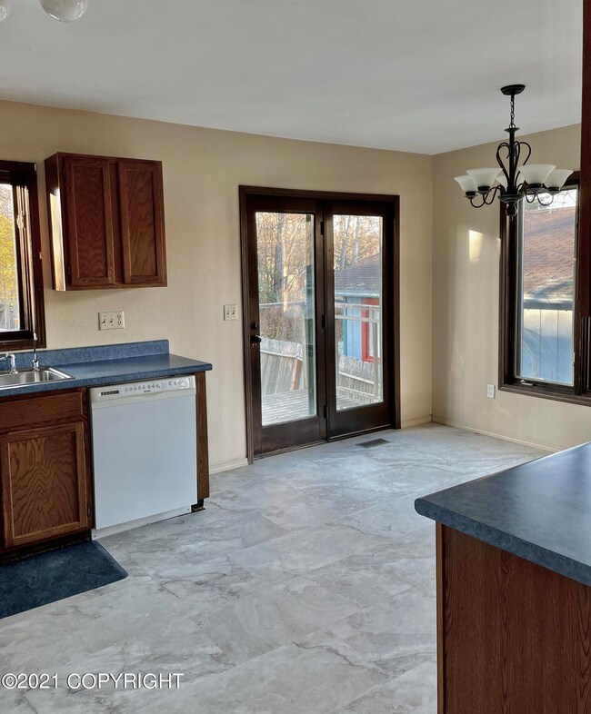 Kitchen dining area