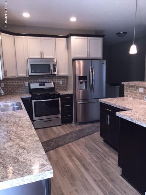 633 Noah Ct. kitchen #6