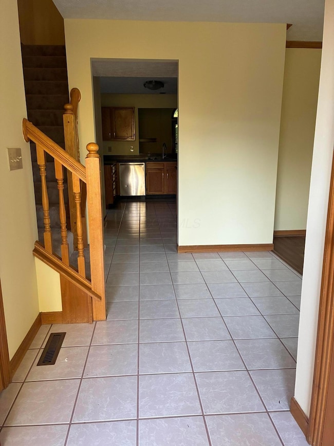 3660 Rivervail Dr, Columbus, OH 43221 - photo 6