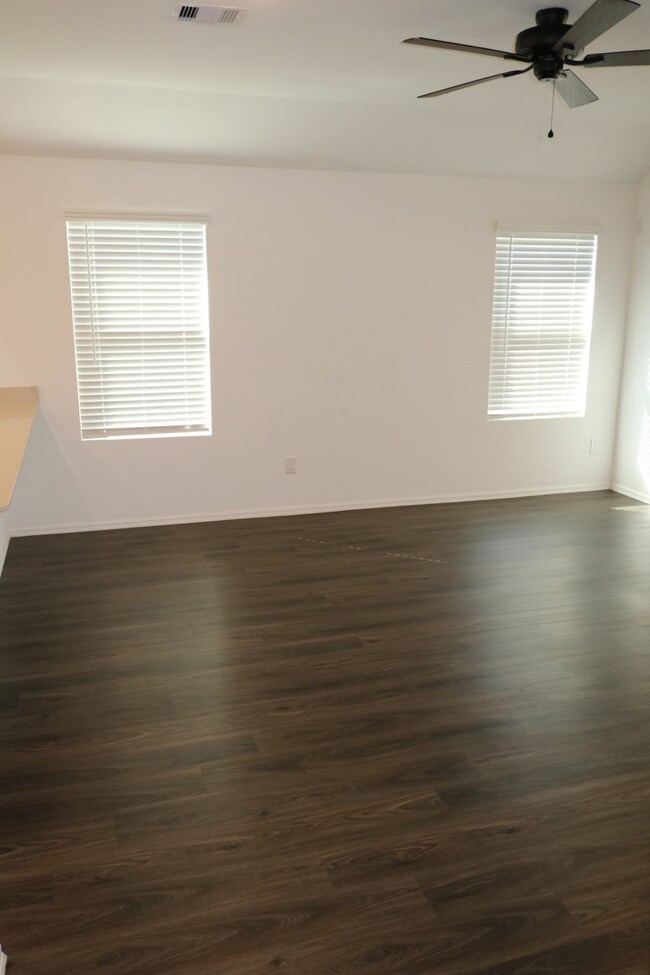 18410 Running Shadow Ct, Hockley, TX 77447 - photo 4