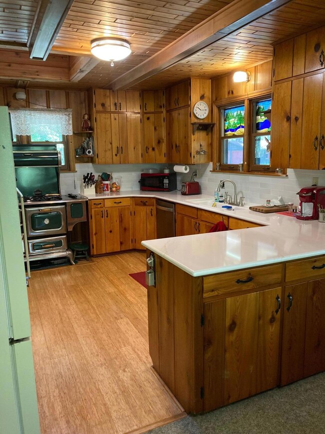 10522 S Touhi Trail, Baldwin, MI 49304 - photo 7