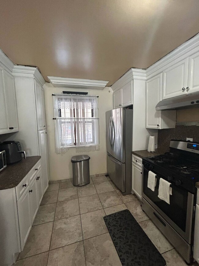 653 E 158th St, Bronx, NY 10456 - photo 5