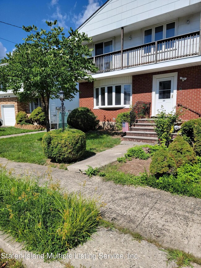 Welcome to 25 Dewhurst Street!