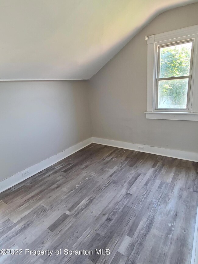 1413 Washburn St unit 15, Scranton, PA 18504 - photo 4