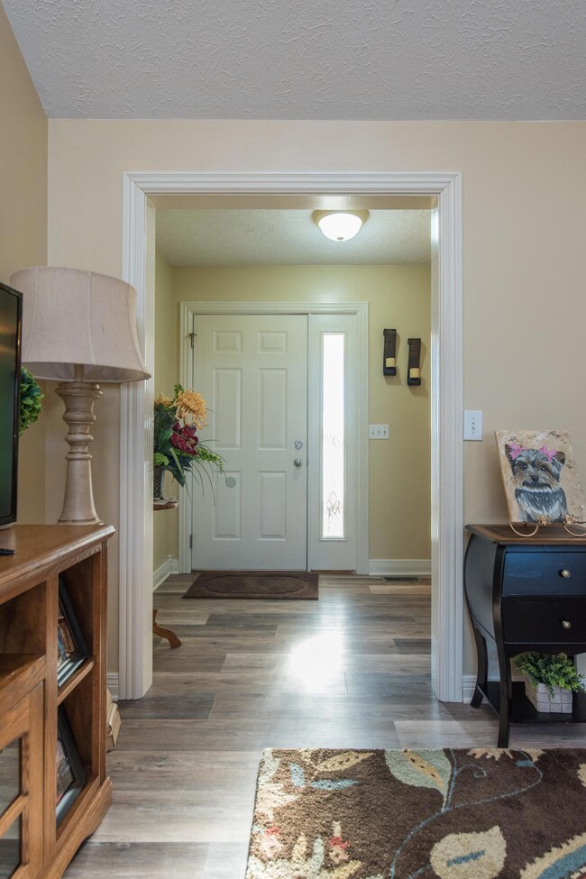 20220111-108-Devonne-Dr-davis-realty-035