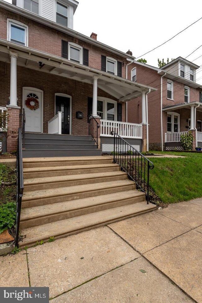 136 W Pennsylvania Ave, Downingtown, PA 19335 - photo 2