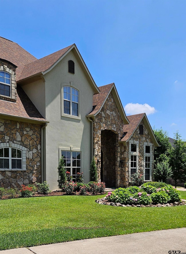 2017 Hollystone Dr, Tyler, TX 75703 - photo 2