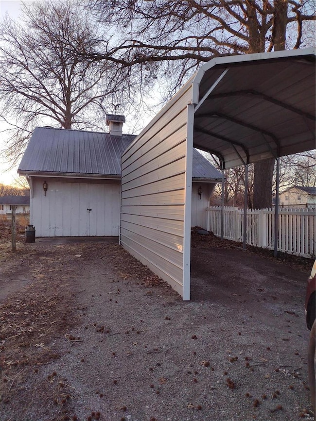 103 N Cherry N, Middletown, MO 63384 - photo 6