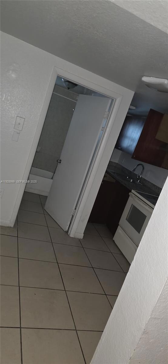 435 SW 9th Ave unit 209, Homestead, FL 33030 - photo 2