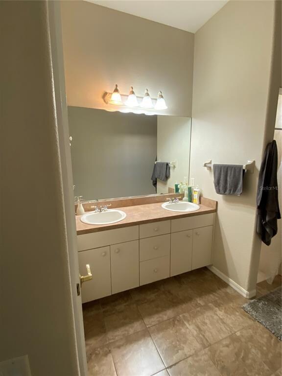 Master bath double sink