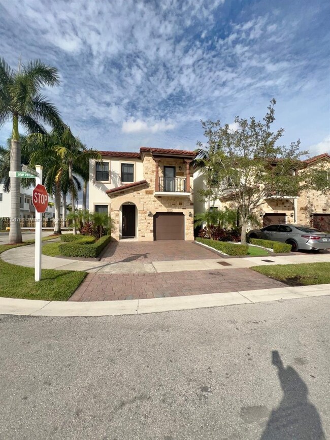10375 NW 70th Ln unit 10375, Doral, FL 33178 - photo 2
