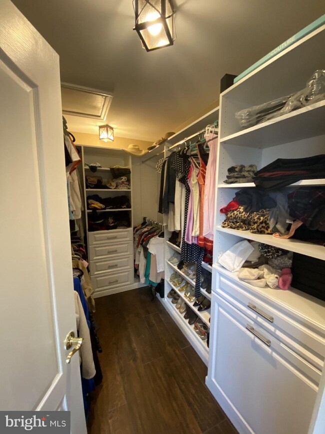 2008 Stanwich Dr, Berwyn, PA 19312 - photo 3