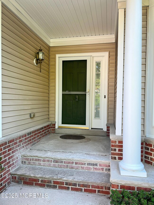 1 Cambridge Ct, Eatontown, NJ 07724 - photo 5