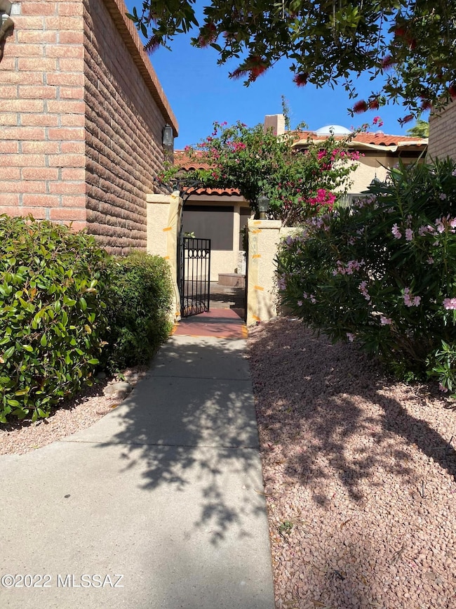 10124 N Sawgrass Dr, Tucson, AZ 85737 - photo 2