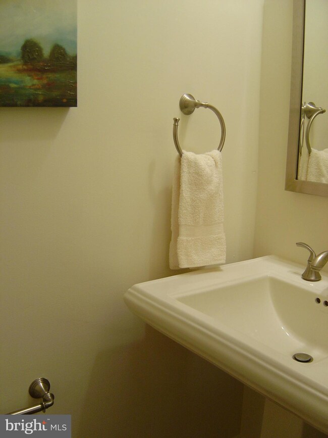 625 4th St NE, Washington, DC 20002 - photo 7