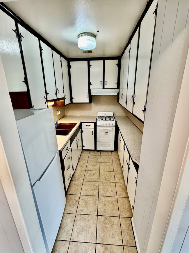 Kitchen with a lot of storage space!