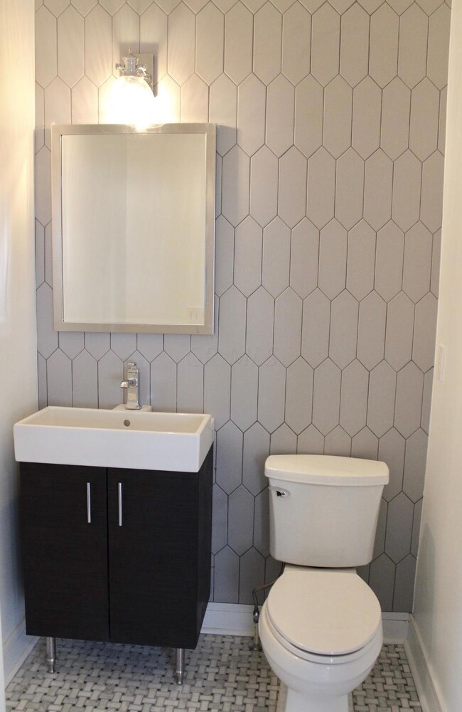6- Powder Room