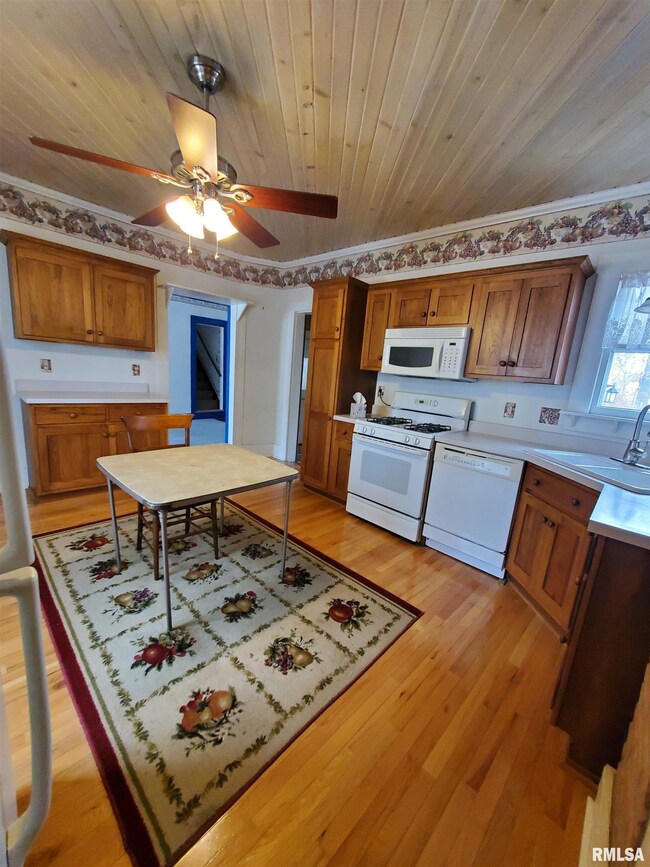 601 S Main St, Virginia, IL 62691 - photo 2