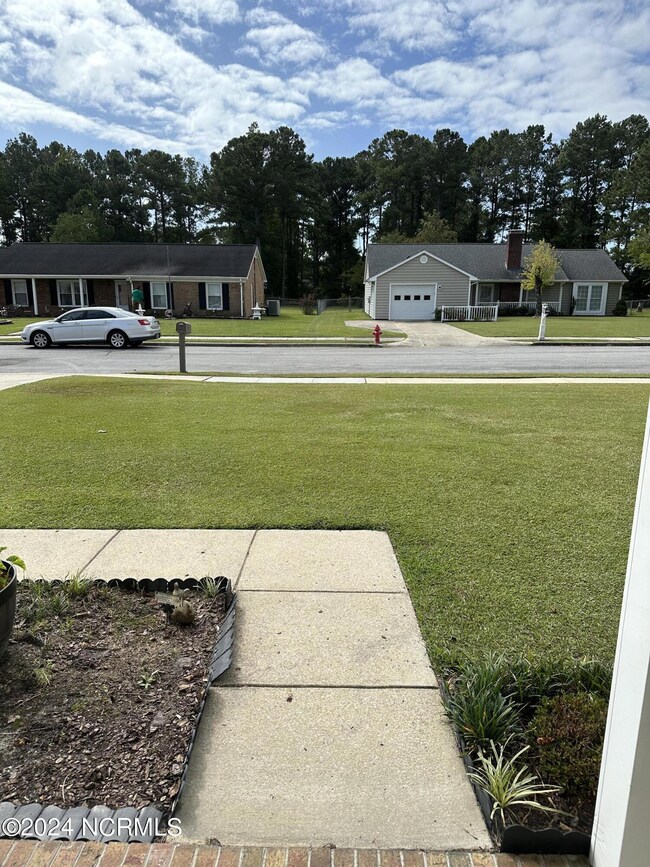 108 Old Post Ct, Jacksonville, NC 28546 - photo 4