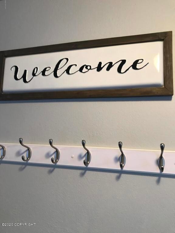 640 E 74th Ave unit B, Anchorage, AK 99518 - photo 3