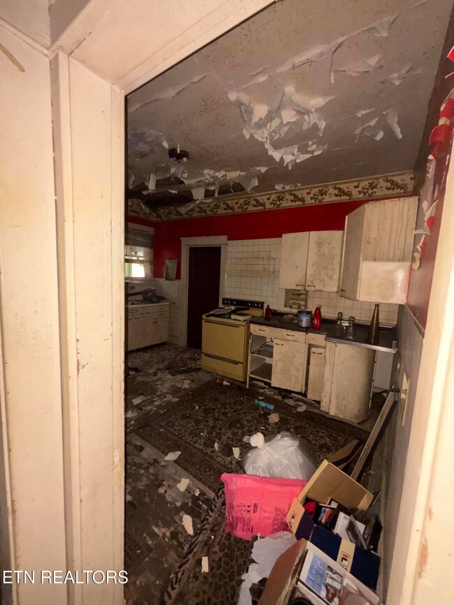 B4CEA76E-F2EF-46D7-83DA-10DC3ACFA23F