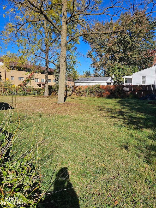 186 Hubbard St, Mount Clemens, MI 48043 - photo 5