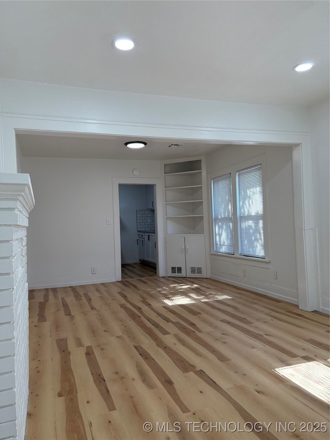 119 N Columbia Ave, Tulsa, OK 74110 - photo 2