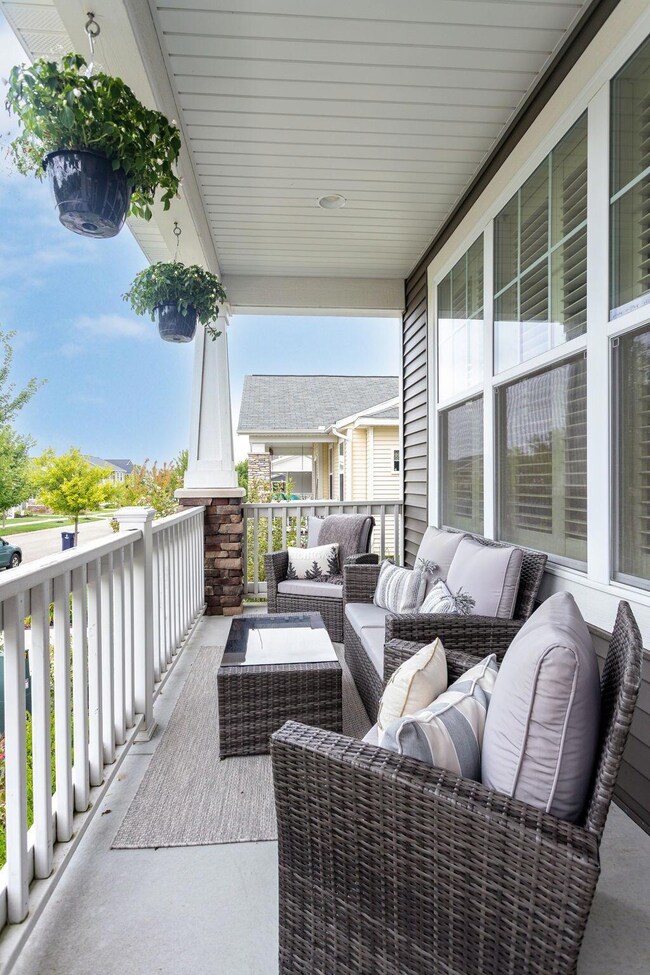 7-web-or-mls-1103 Graystone Rd, Holland-