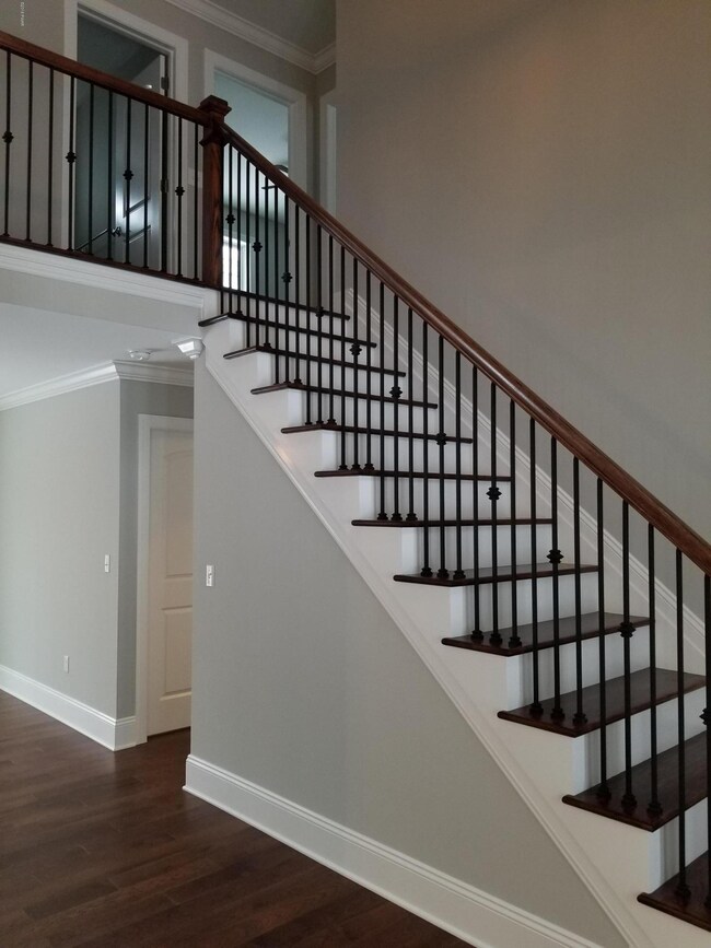 166 Bayberry Dr, Milford, PA 18337 - photo 2