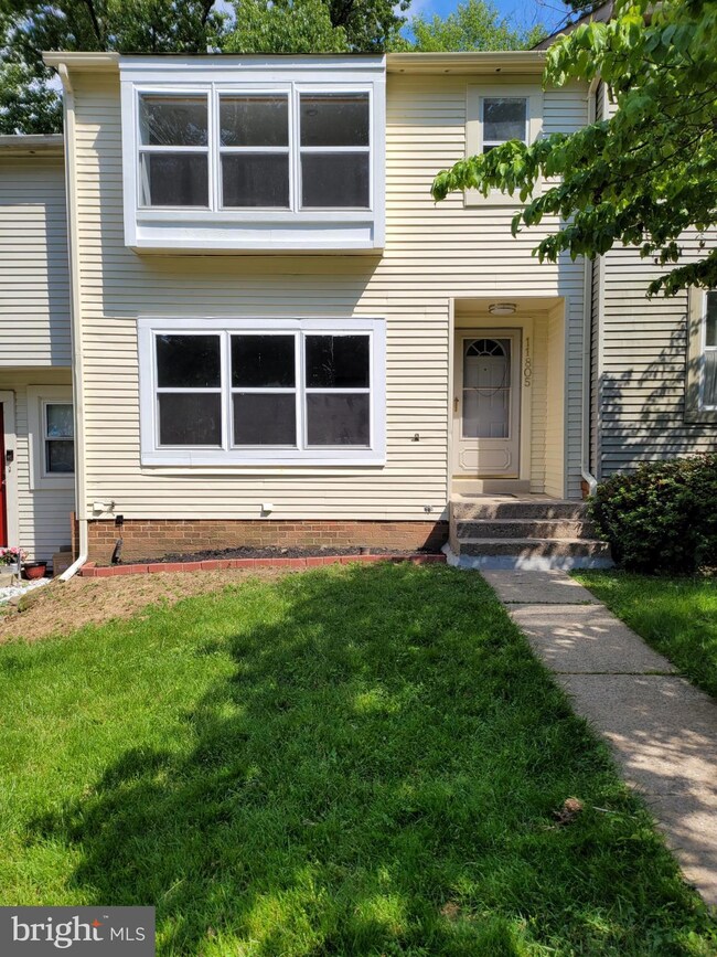11805 Summer Oak Dr, Germantown, MD 20874 - photo 2
