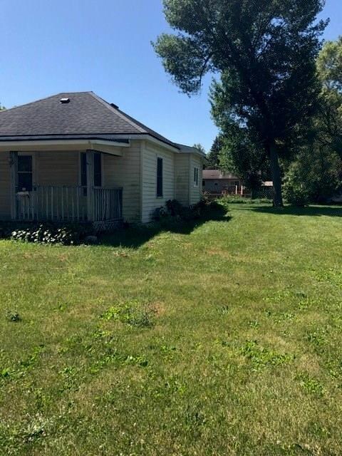 1023 N 10th Ave E, Newton, IA 50208 - photo 2