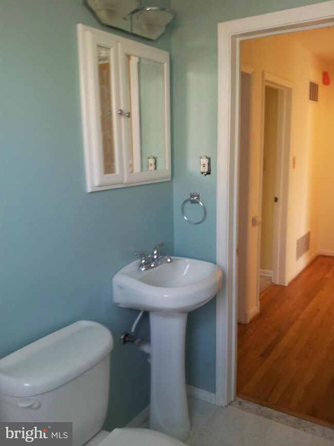 2614 E Northern Pkwy, Baltimore, MD 21214 - photo 7