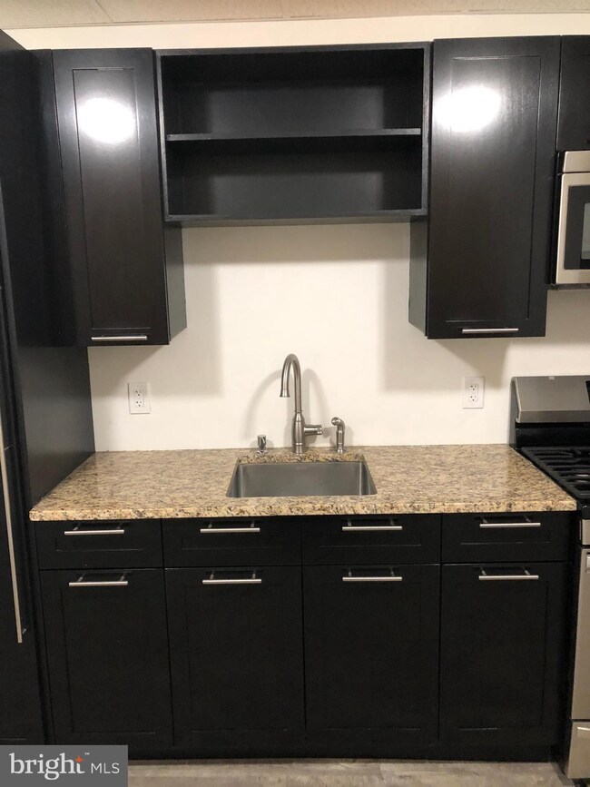 728 Walnut St, Camden, NJ 08103 - photo 7