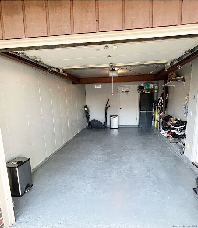 322 Knapps Hwy, Fairfield, CT 06825 - photo 3