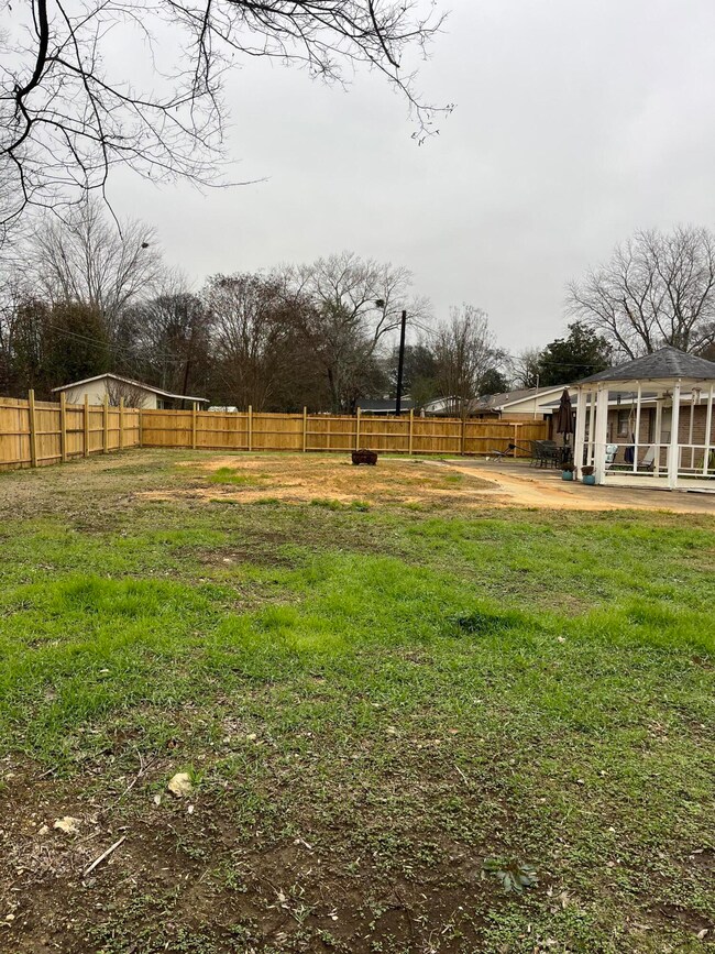 411 Silver St, Okolona, MS 38860 - photo 5