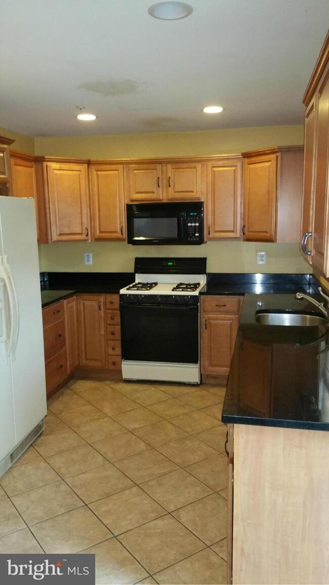 9538 Oak Trace Way, Randallstown, MD 21133 - photo 7