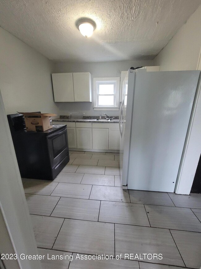 1120 N Martin Luther King Junior Blvd, Lansing, MI 48915 - photo 3