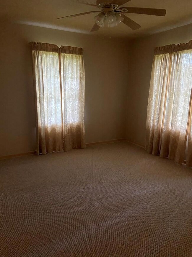 620 8th St, Bay City, TX 77414 - photo 7