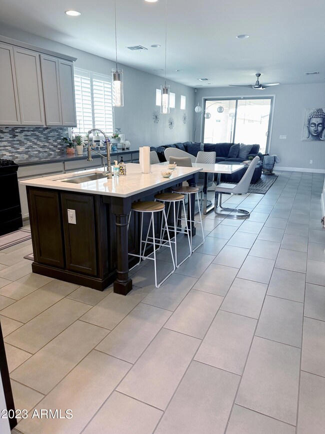 03-Int-Kitchen-Dining