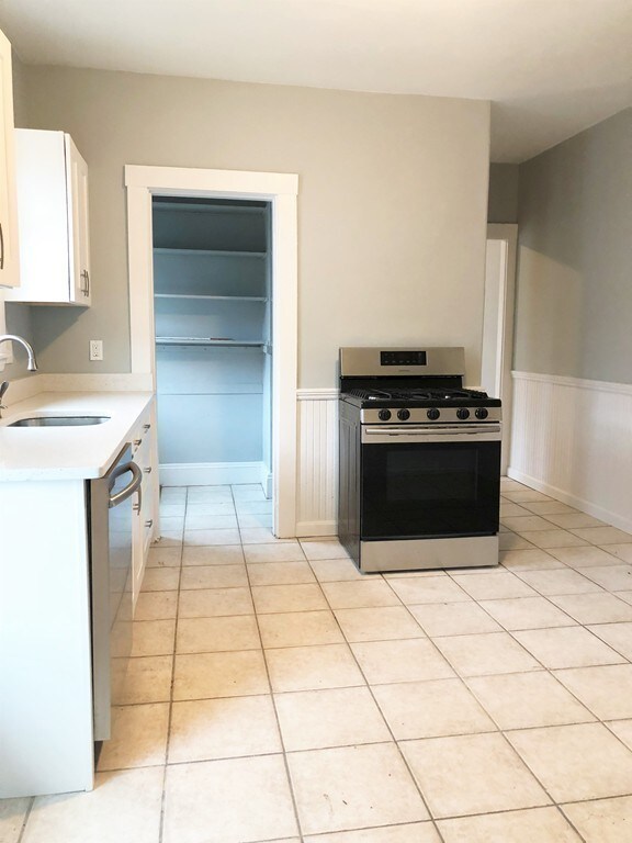 6 Clark St unit 2, Arlington, MA 02476 - photo 3