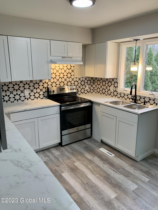 78 Velina Dr, Albany, NY 12203 - photo 4