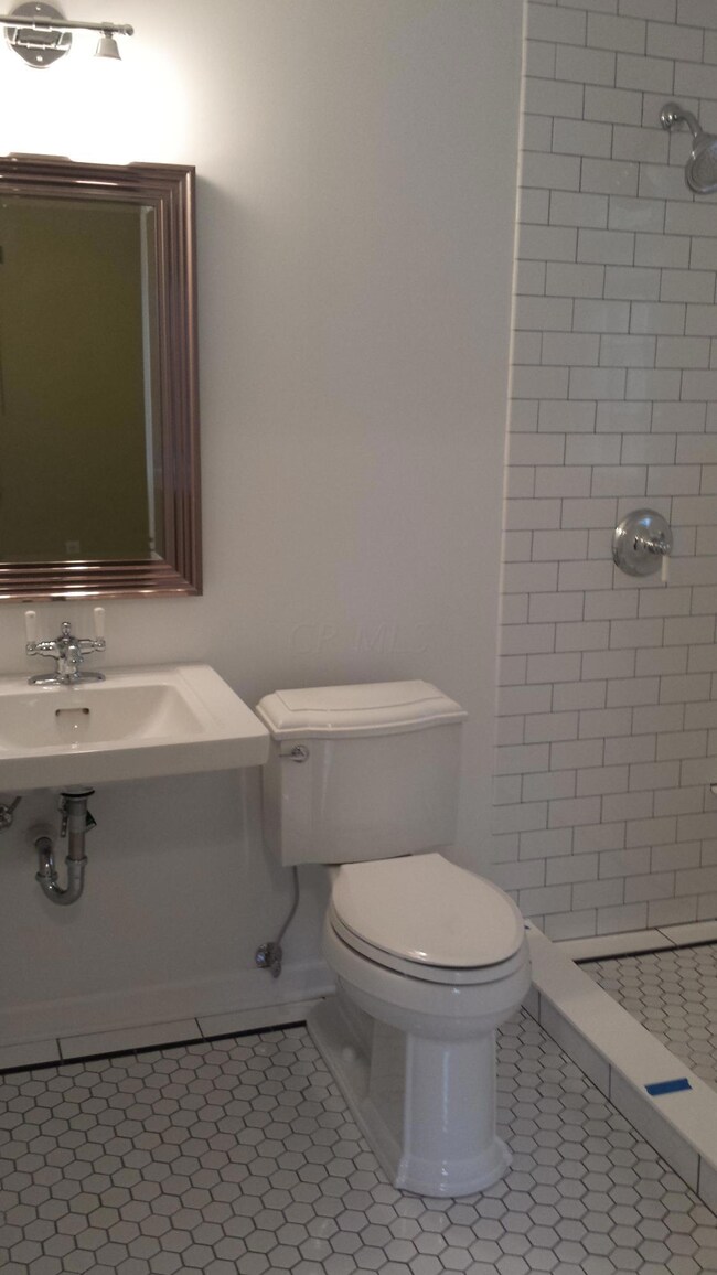 Deshler bathroom