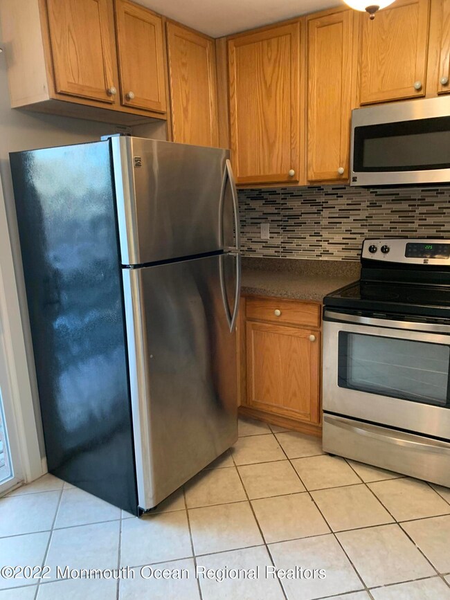 96 East Ave unit 3, Atlantic Highlands, NJ 07716 - photo 4