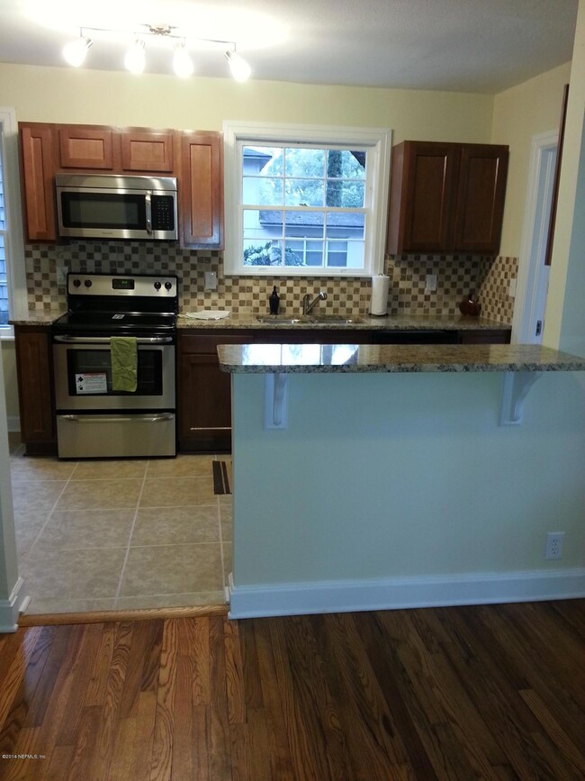 1685 Canterbury St, Jacksonville, FL 32205 - photo 3