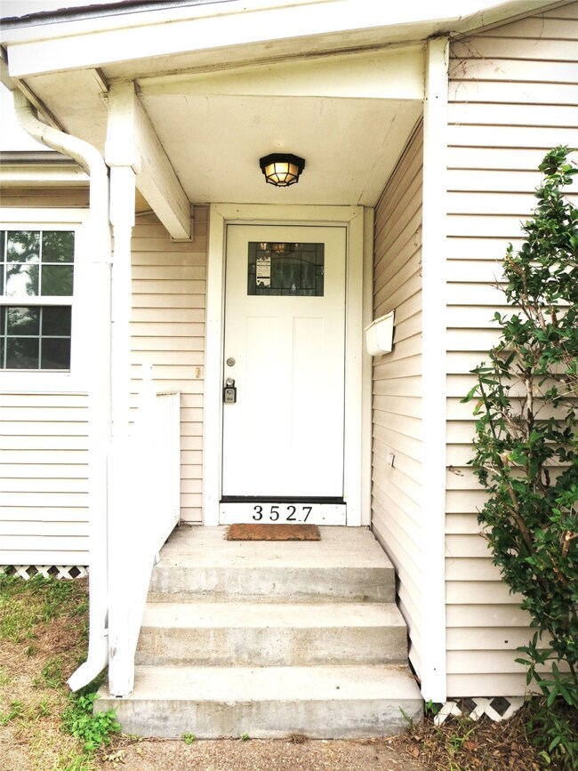 3527 Ozark St, Houston, TX 77021 - photo 5