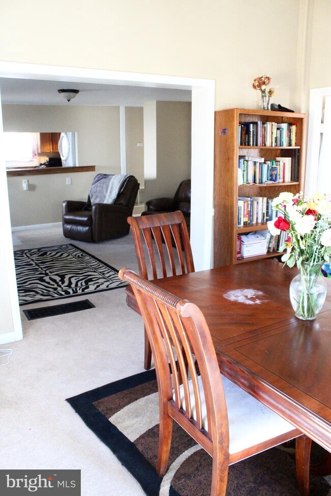 2434 Alma Rd, Halethorpe, MD 21227 - photo 6