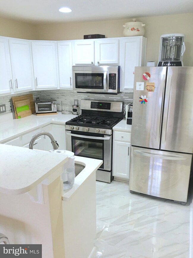 11812 Eton Manor Dr unit 104, Germantown, MD 20876 - photo 5